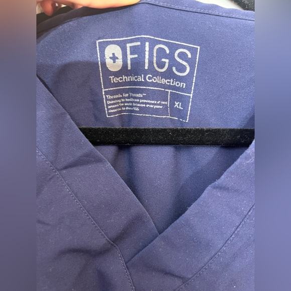 Figs Scrubs Top, Size XL - Picture 2 of 3